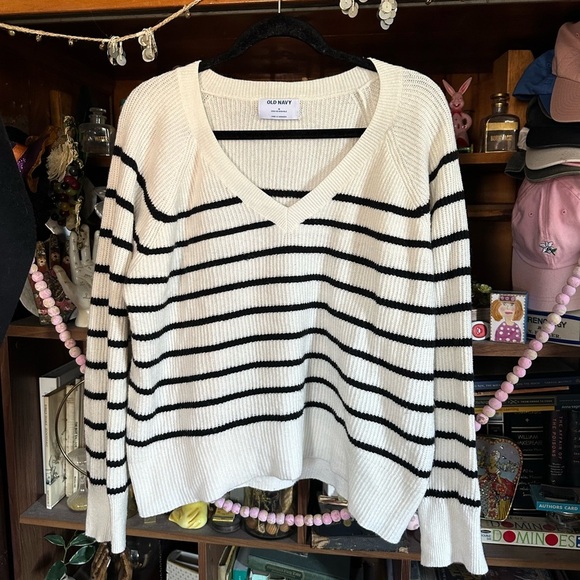 Old Navy Sweaters - Old navy cream and black striped sweater sz medium